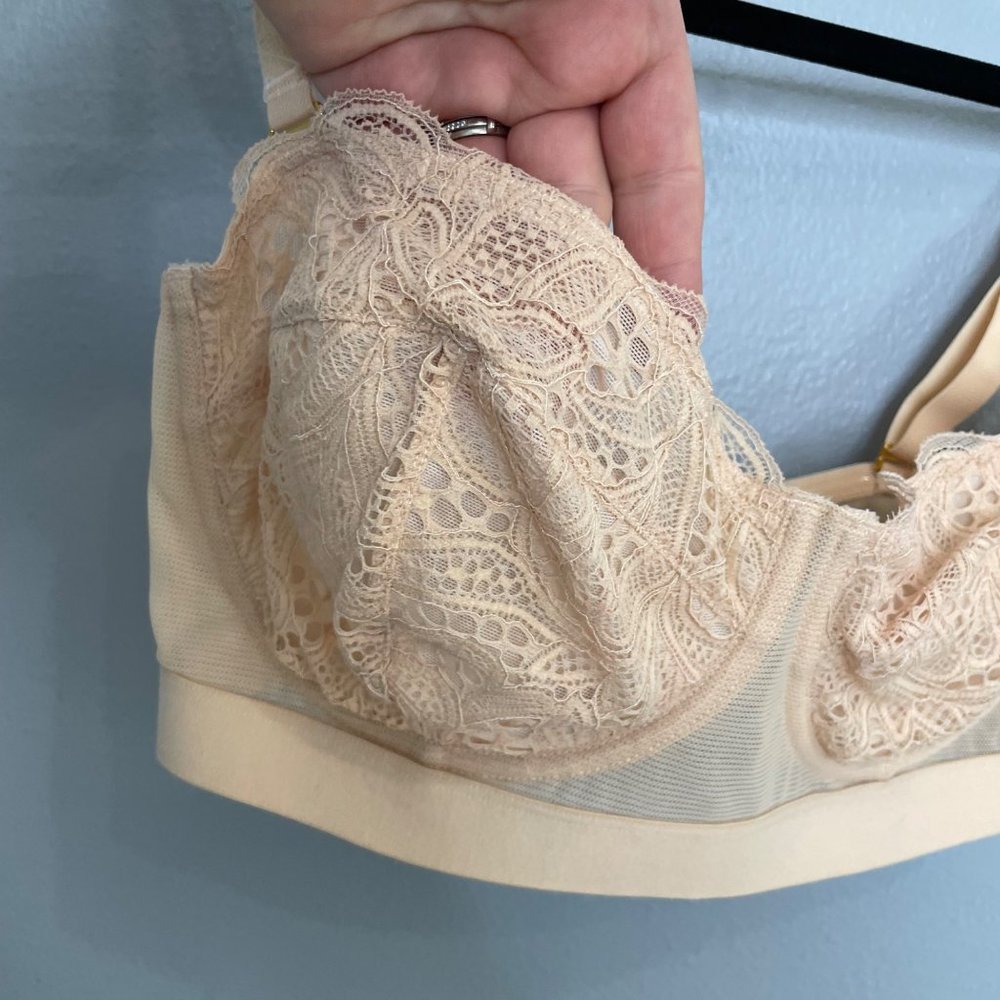 LIVELY cream/nude lace convertible bra size 36DD - Picture 2 of 6